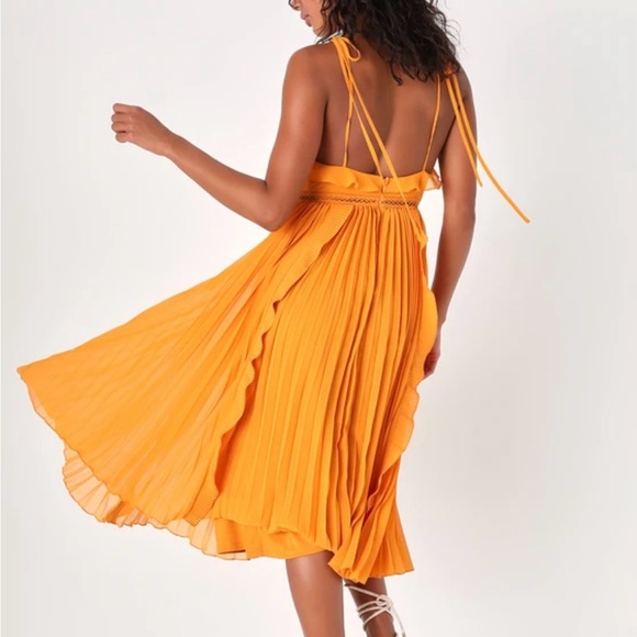 Lulu’s XS new never worn, marigold pleated  dress - Picture 2 of 11